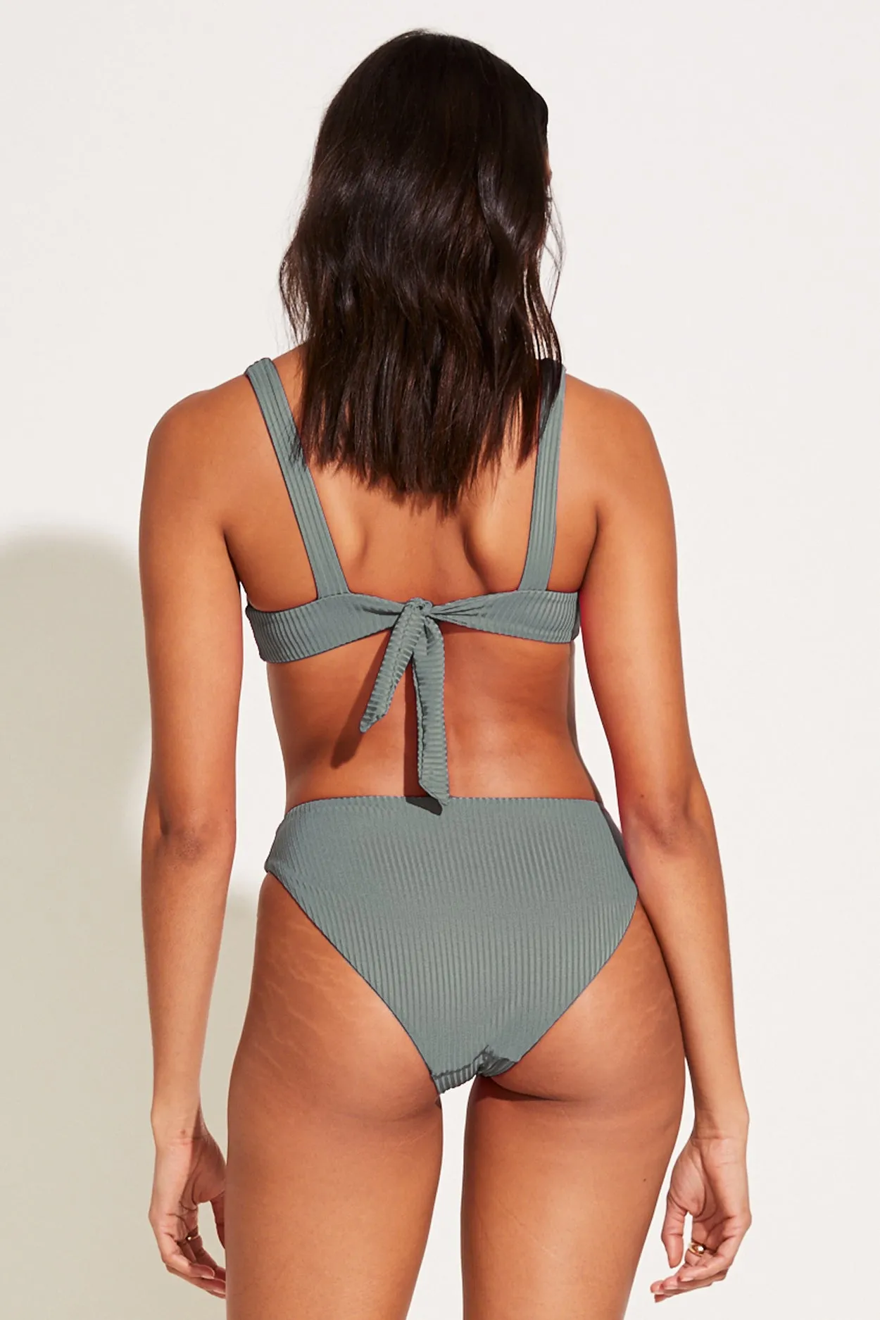Kalifornische High-Leg-Bikini-Unterhose
