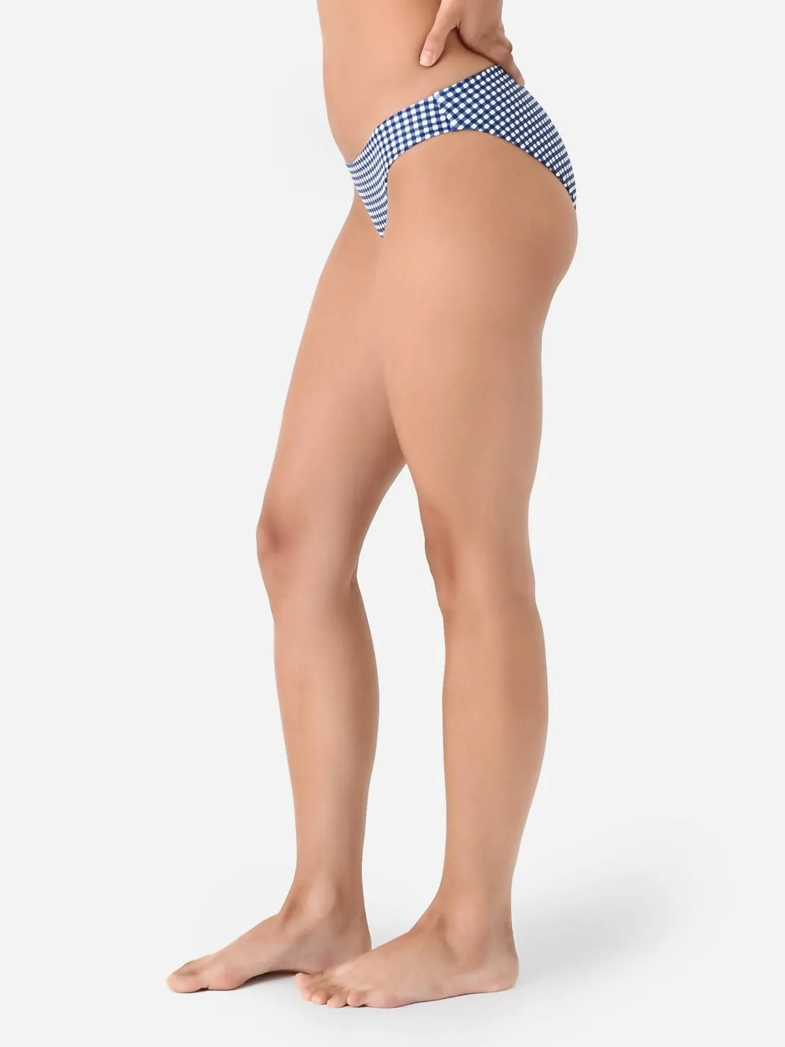 Klassischer Bikini-Boden in Marineblau Gingham
