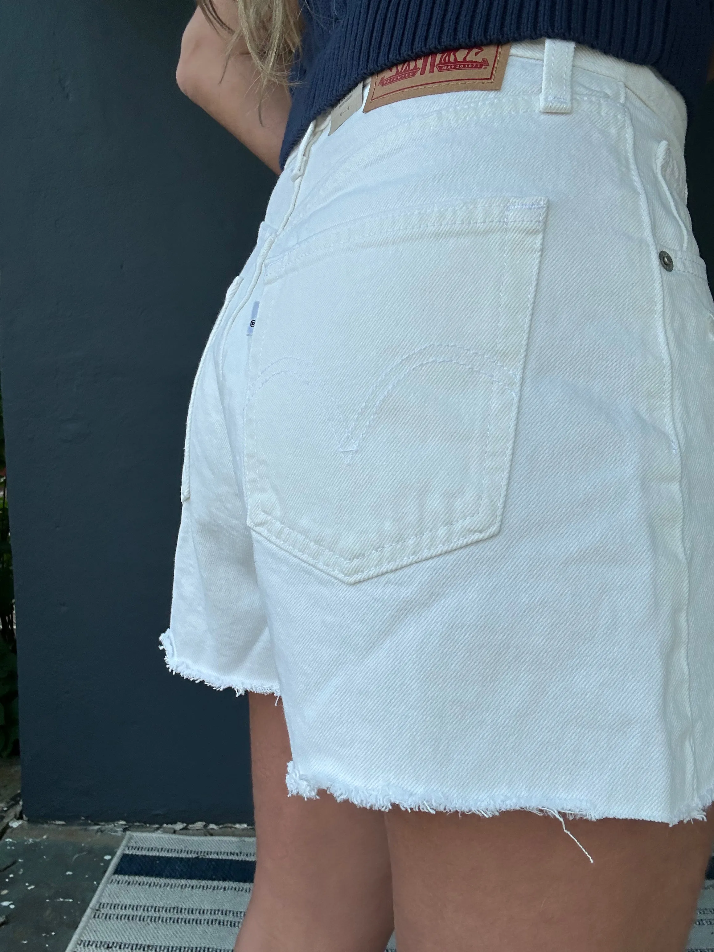 LEVI'S High Waisted Mom Shorts - Kumuluswolke