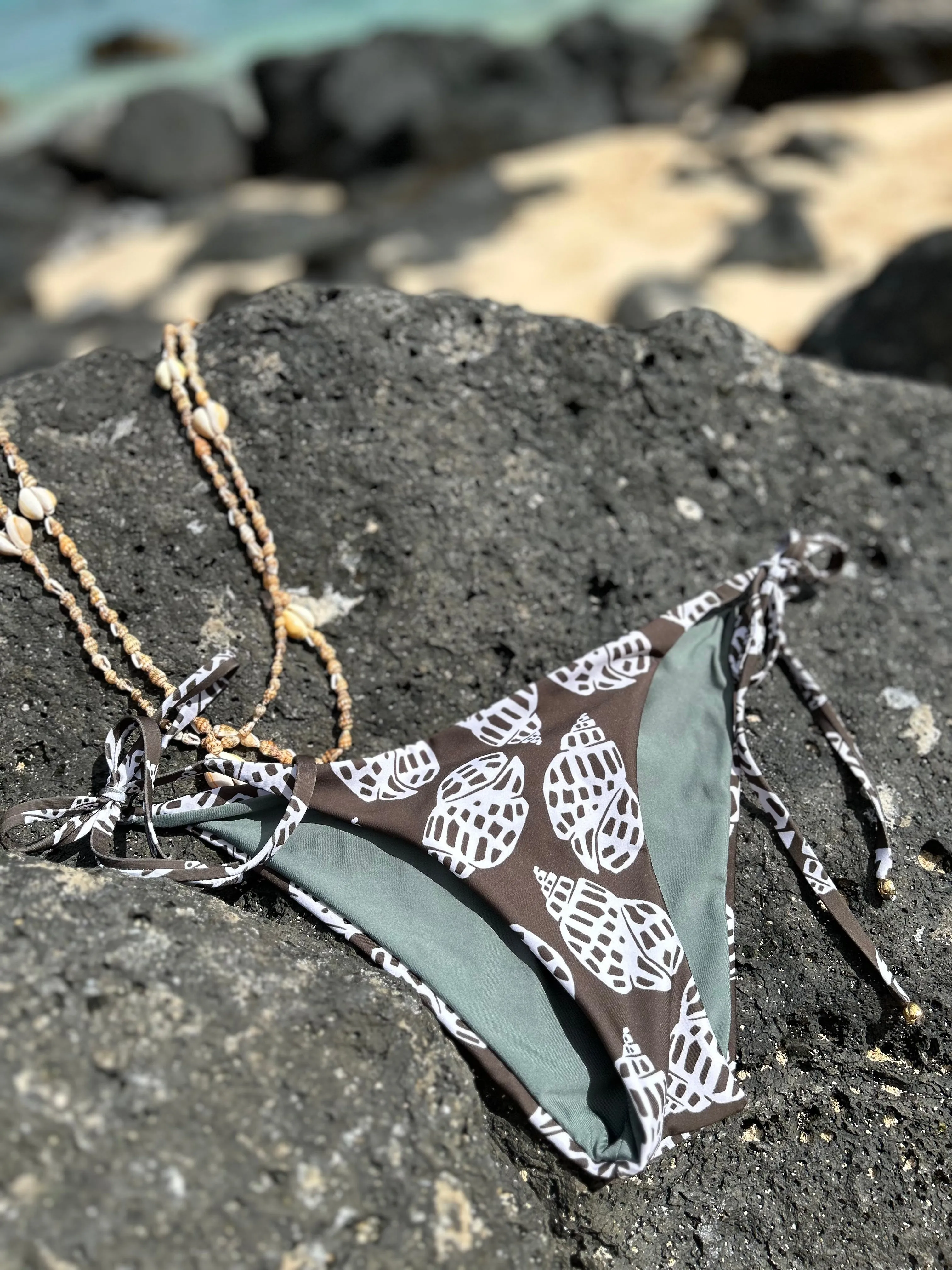 Naos seitlich gebundene Bikini-Unterhose - Muscheln