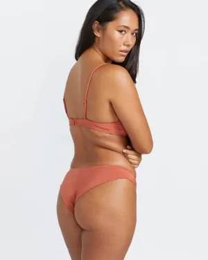Einfach Nahtloser Cheekini-Bikini-Boden