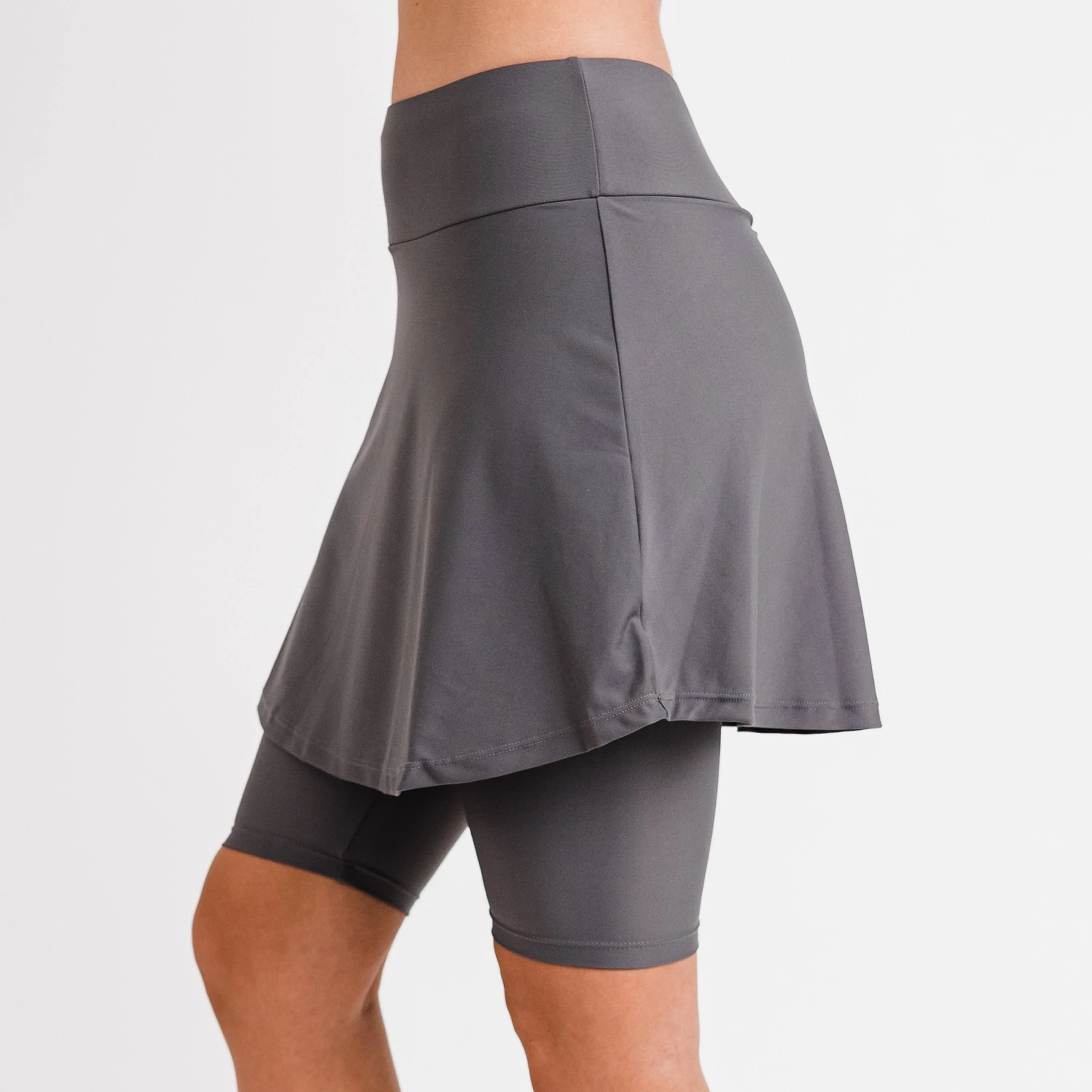 Damen-Badekleid mit Schwenkrock und Radlerhose